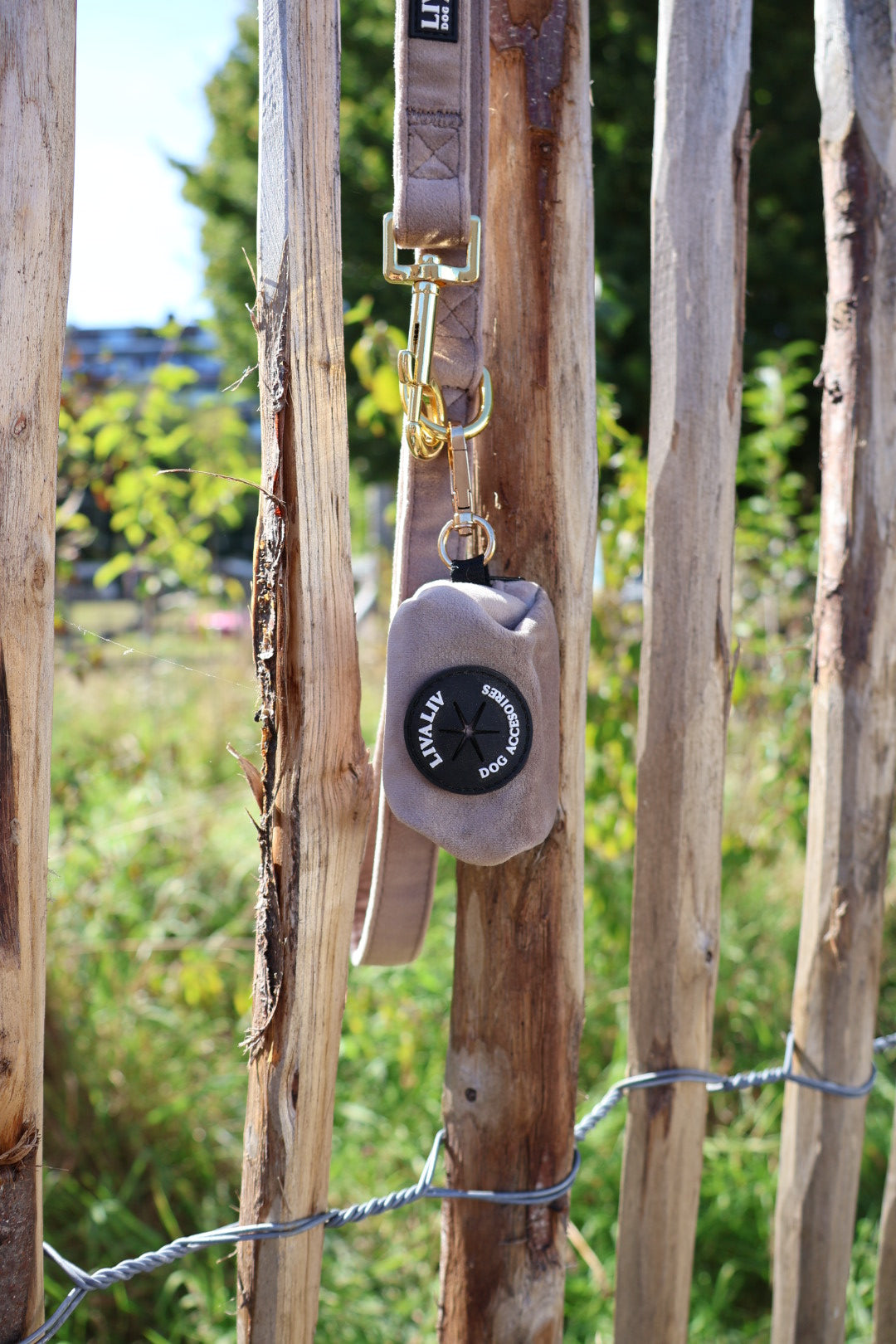 Poepzakjeshouder - 'Stay on taupe'